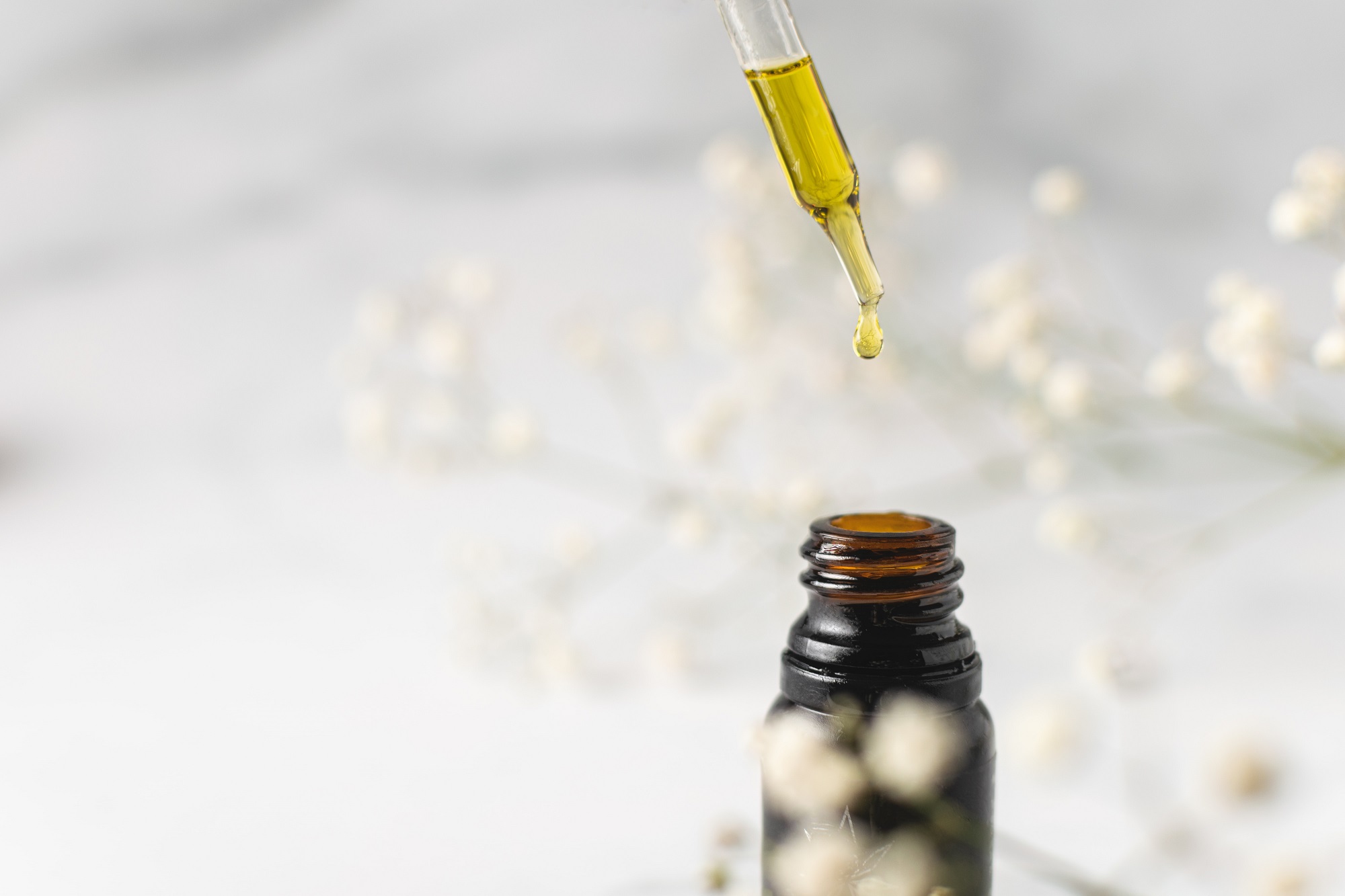 Santé et Bien-Être: comment utiliser l'huile de CBD ?