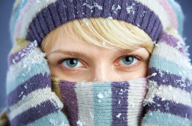 Sensation de froid intense dans le corps : causes et remèdes