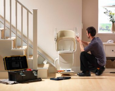 Un monte-escalier : ses avantages et pourquoi l'installer dans sa maison