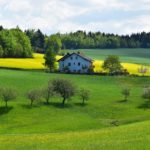 Construire en zone agricole sans être agriculteur : 6 conseils pour vous aider