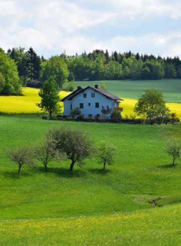 Construire en zone agricole sans être agriculteur : 6 conseils pour vous aider