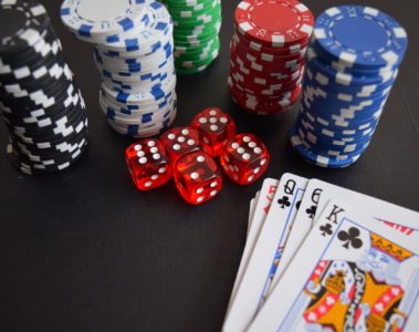 Comment débuter au poker en ligne ? 13 conseils pour devenir meilleur