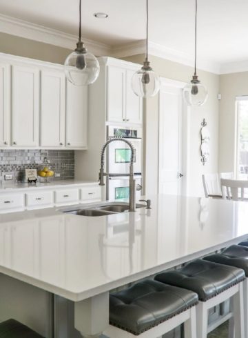 Cuisine américaine ouverte sur salon : bonne ou mauvaise idée ?