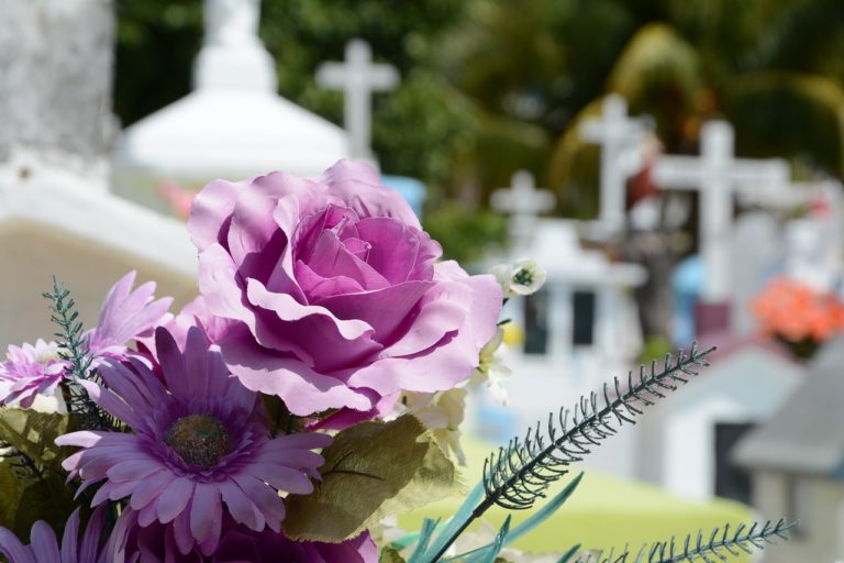 Peut-on interdire un enterrement dans un caveau familial ?
