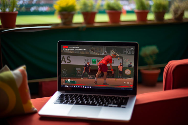 Comment regarder Roland Garros depuis l'étranger en direct et replay en 2023 via un VPN (Suisse, Canada, Luxembourg, Espagne, USA, Afrique, Belgique)