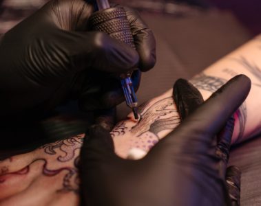 La voie vers le métier de tatoueur