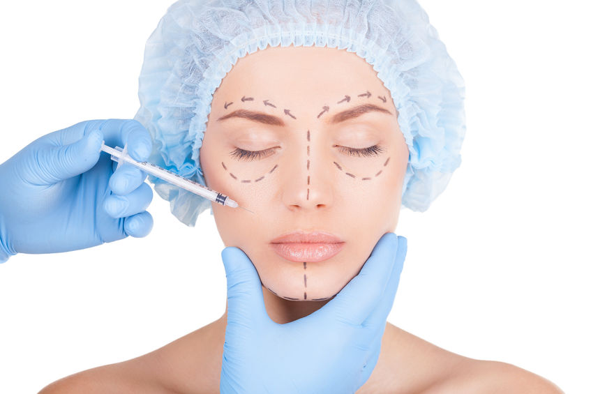 Redessiner l’ovale du visage : chirurgie ou solutions naturelles  ?