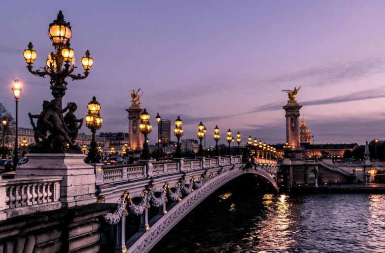 Les Meilleurs Bars de Paris : Un Guide Incontournable