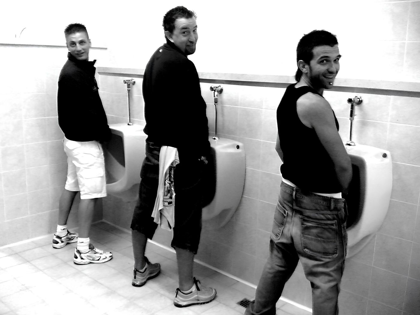 Pourquoi les hommes ne font pas pipi assis