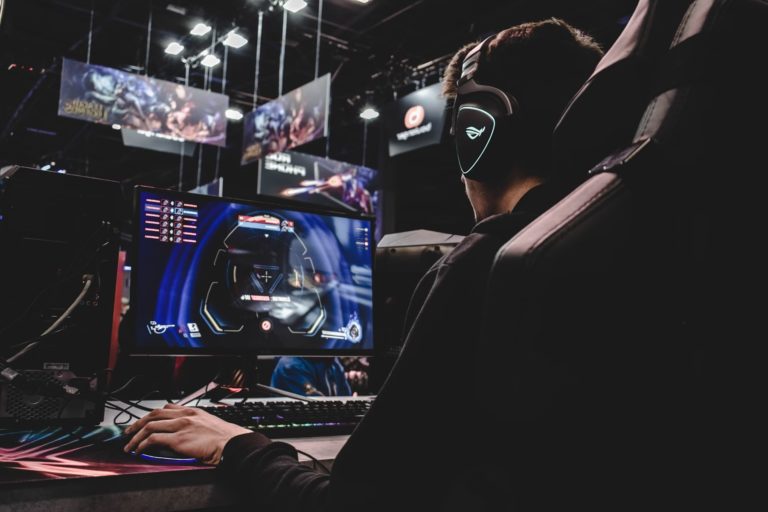 L'Influence des Esports sur la Vie et le Développement Technologique