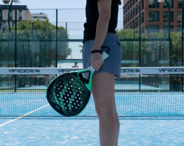 Qu'est-ce que le Padel ? Guide Complet sur ce Sport en Pleine Expansion en 2024