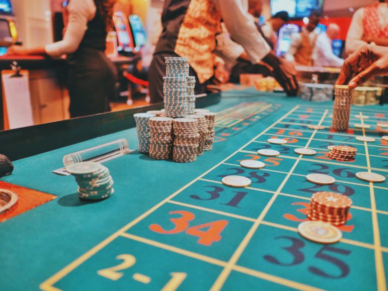 Casinos hybrides : l’avenir du jeu ?