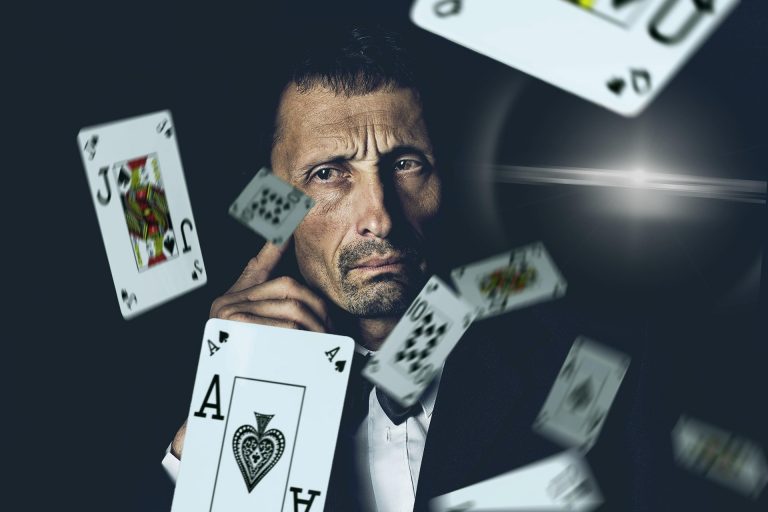 Vous voulez gagner au poker en ligne ? Maîtrisez ces 8 compétences