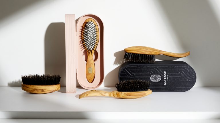 Cheveux gras : les erreurs que vous faites sans le savoir