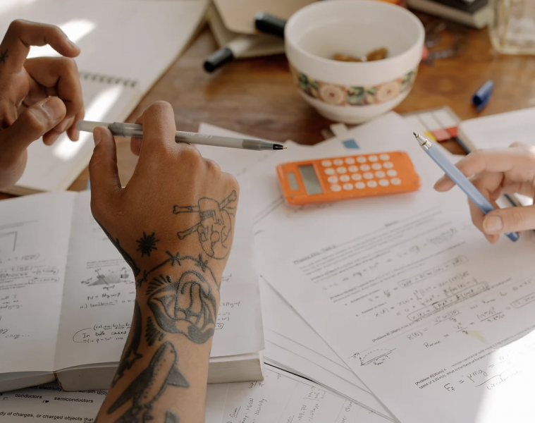 Le Tutorat à Distance et l'E-Learning: Apprendre pour Rester dans les Bleus