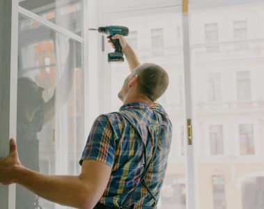 Qui faut-il contacter pour faire des travaux de rénovation énergétique ?