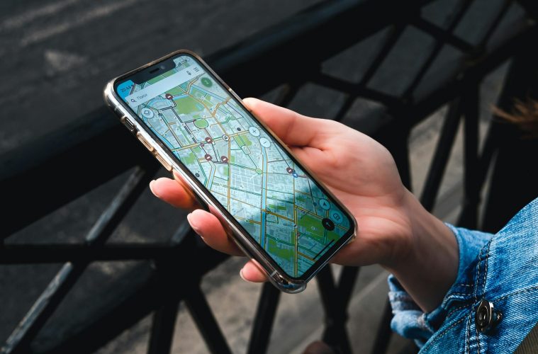Quelle est la meilleure solution gratuite pour assurer la sécurité de ses proches : comparatif des options fiables