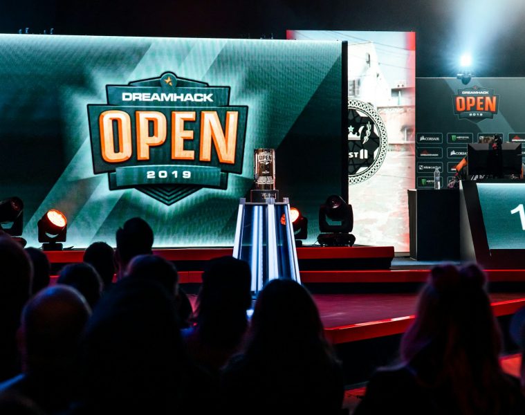 Pourquoi l'e-sport est plus qu'un simple jeu, mais une industrie sérieuse