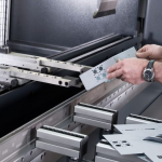 Industrie et précision : pourquoi le pliage inox est un pilier de la fabrication de pièces métalliques sur mesure
