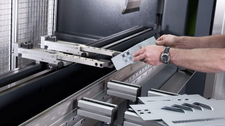 Industrie et précision : pourquoi le pliage inox est un pilier de la fabrication de pièces métalliques sur mesure
