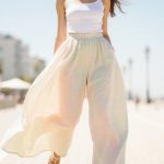 Le pantalon fluide : la pièce essentielle de l’été 