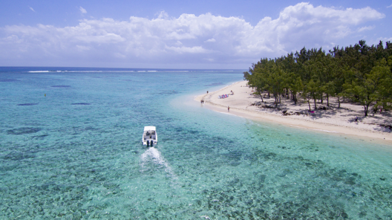 CarJet s’implante à l’île Maurice et à La Réunion : une nouvelle ère pour la location de voitures dans l’océan Indien