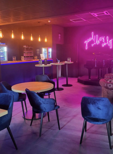 Le Néon Personnalisé : La Tendance Lumineuse Qui Illumine Votre Décoration