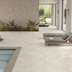 Espaces extérieurs réinventés : surfaces raffinées pour patios, jardins et piscines