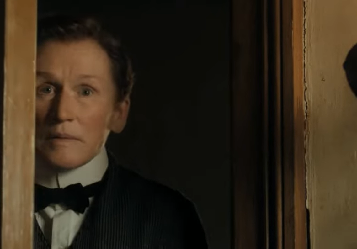 Comment se termine le film Albert Nobbs : explication de la fin (histoire vraie ?)