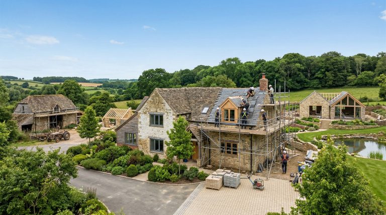 Rénover sa maison : par où commencer en 2026 ?