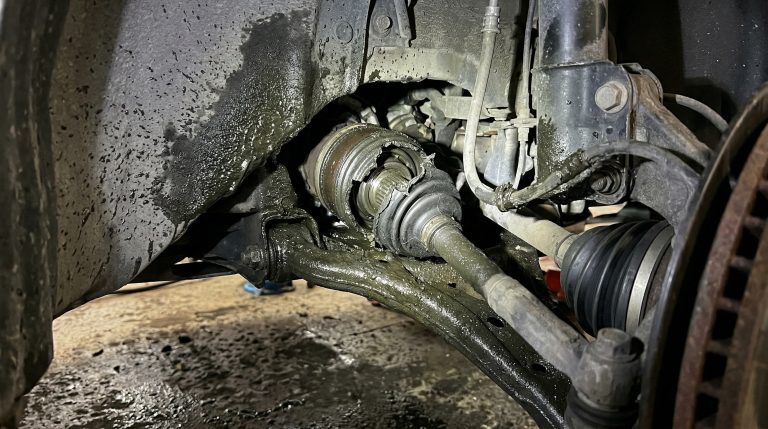 Soufflet de cardan abîmé : quels risques si vous attendez avant de faire un devis ?