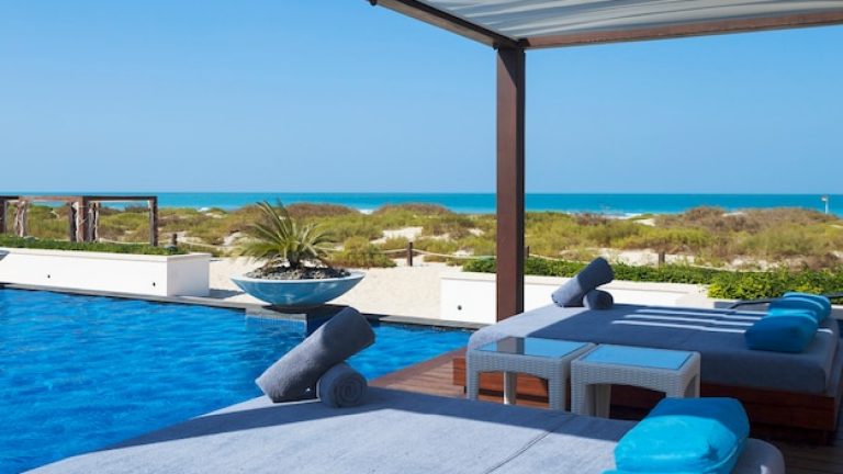 Pergola bioclimatique : nos idées d’emplacement et d’aménagement pour un extérieur inspirant