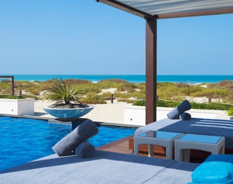 Pergola bioclimatique : nos idées d’emplacement et d’aménagement pour un extérieur inspirant