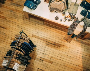 Tradis : l'expertise des étagères de magasin en bois pour sublimer votre point de vente