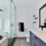 Rénovation salle de bain petit budget : 7 astuces pour transformer son espace en 2026 bathroom