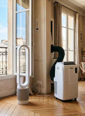 Comparaison ventilateur colonne Dyson et climatiseur mobile Klarstein dans un appartement parisien en pleine canicule