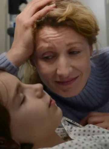 Thelma auprès de Louis dans une scène réelle du film La Chambre des merveilles