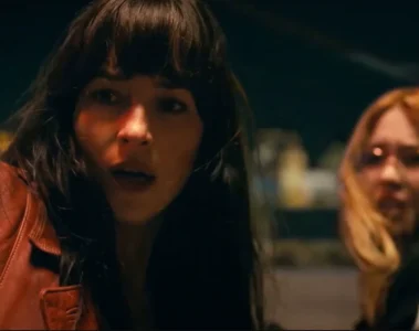 Cassie Webb et Julia Carpenter dans Madame Web