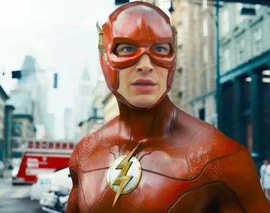 Barry Allen dans une scène réelle du film The Flash