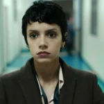 Nora dans Première affaire de Victoria Musiedlak