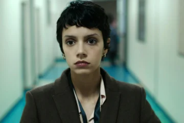 Nora dans Première affaire de Victoria Musiedlak