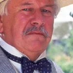 Rendez-vous avec la mort : fin du film et meurtrière expliquées Hercule Poirot dans Rendez-vous avec la mort de 1988