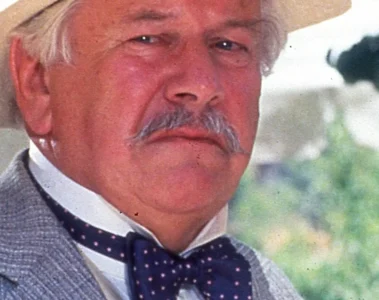 Hercule Poirot dans Rendez-vous avec la mort de 1988