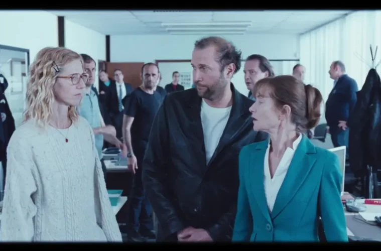 Esther, Sally et Mendès dans Tip Top
