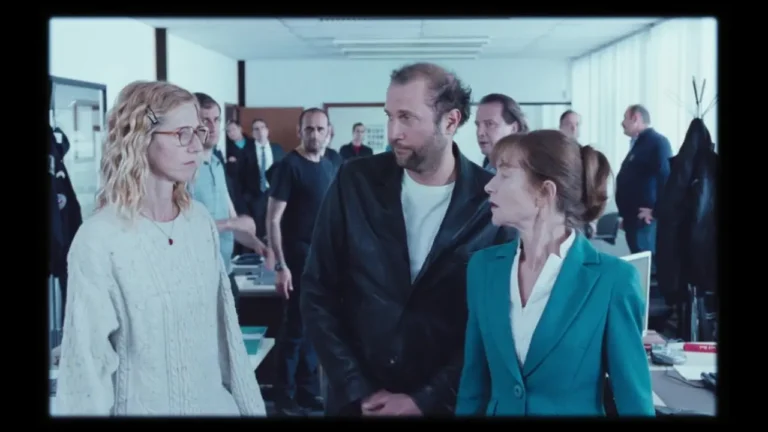 Esther, Sally et Mendès dans Tip Top