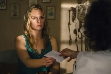 Hanni face à un médecin dans Tout pour ma fille