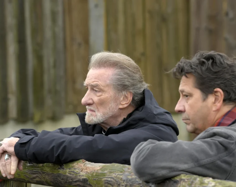 Jeff et Michel côte à côte dans le téléfilm Un père idéal