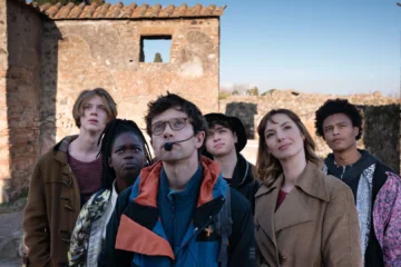 Delphine, Rodolphe et les élèves à Pompéi dans Bis repetita